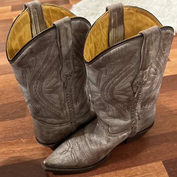 Corral Boots Distressed Brown Nubuck
Leather Cowgirl - Picture 2 of 6